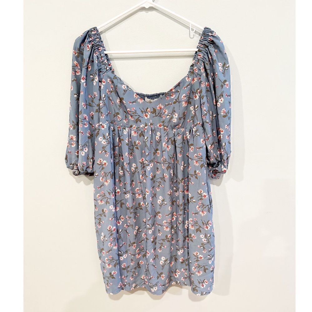 NEW Wayf puff sleeve babydoll dusty blue floral dress
